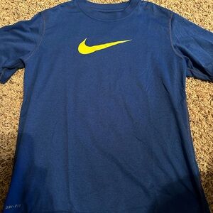 Nike Boys long sleeved dri-fit tshirt in size 10-12 (Medium) Great condition!